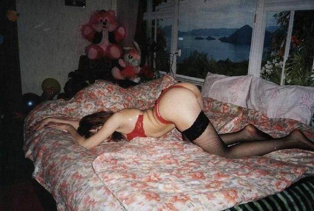 Русские цыпочки обнажаются в домашней обстановке - секс порно фото